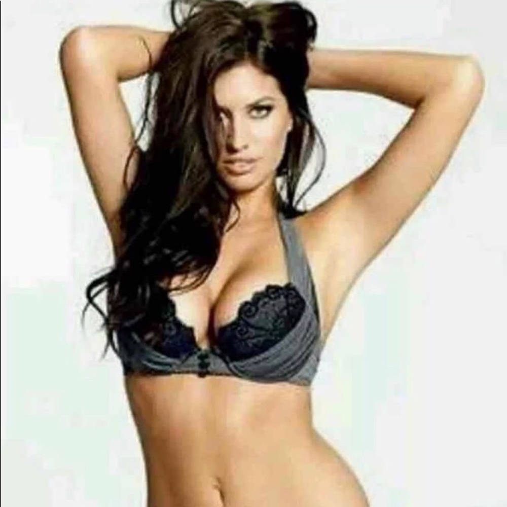 Beach Bunny “Big Girls Don’t Cry” bikini top